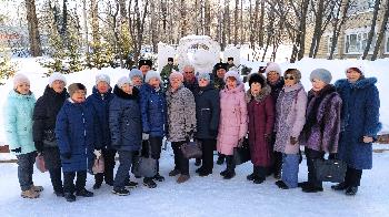 Активисты Совета ветеранов АО «Златмаш» приняли участие в городской патриотической акции «Цветы на граните».